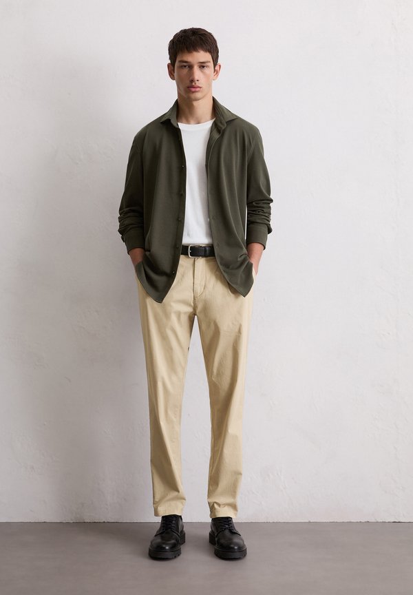 Marc O'Polo SPREAD COLLAR LONG SLEEVE ROUND HEM