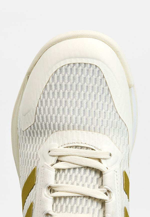 adidas Performance NOVAFLIGHT 2