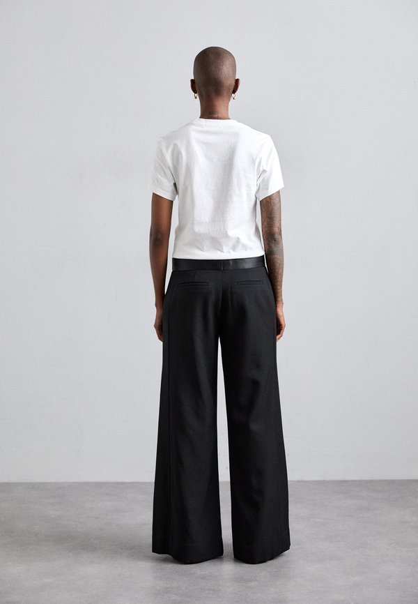 Victoria Beckham SHRUNKEN LOGO TEE