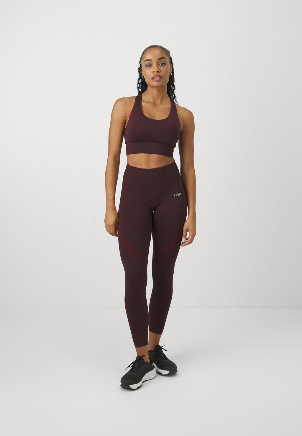 ICANIWILL SOFT SEAMLESS SPORTS BRA