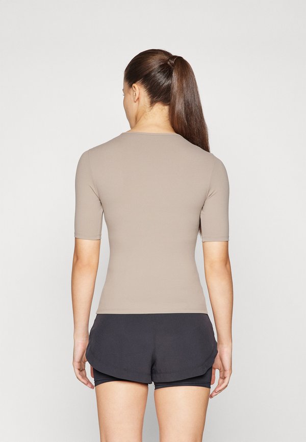 Stronger SOFT TEE