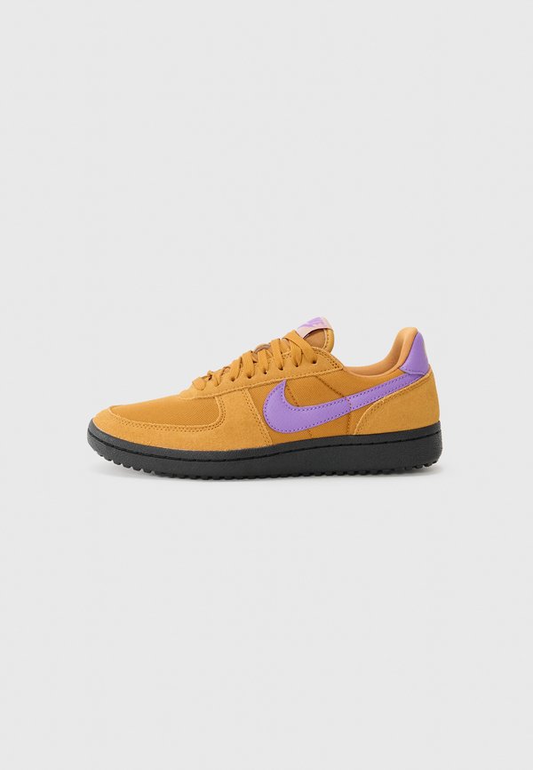 Nike Sportswear WMNS NIKE FIELD GENERAL S&T - Trainers - desert ochre/wild berry/black