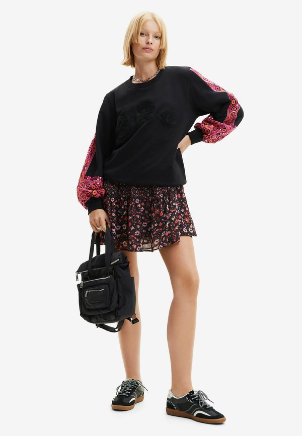 Desigual EMBROIDERED PUFF