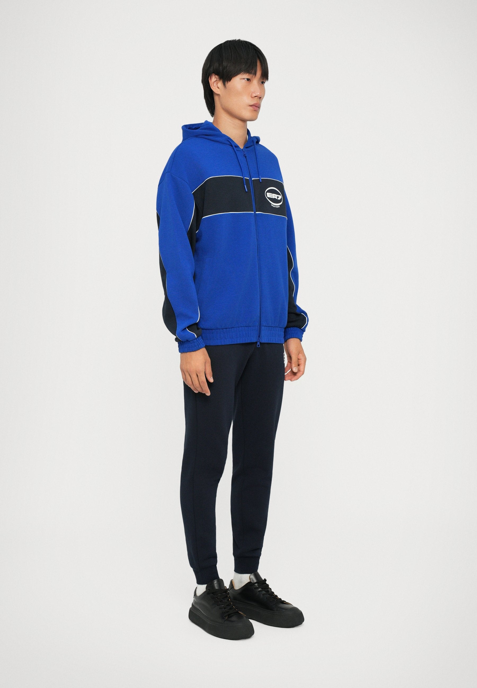 TRAIN LOGO SERIES PIPING HOODIE Media 5