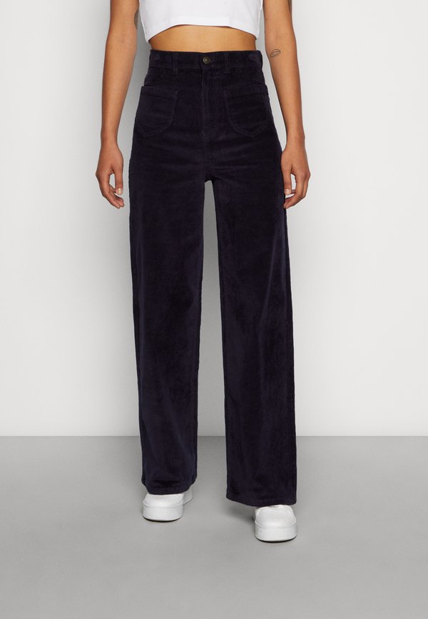 ONLY HOPE GLOBAL EBBA POCKETS - Trousers - night sky