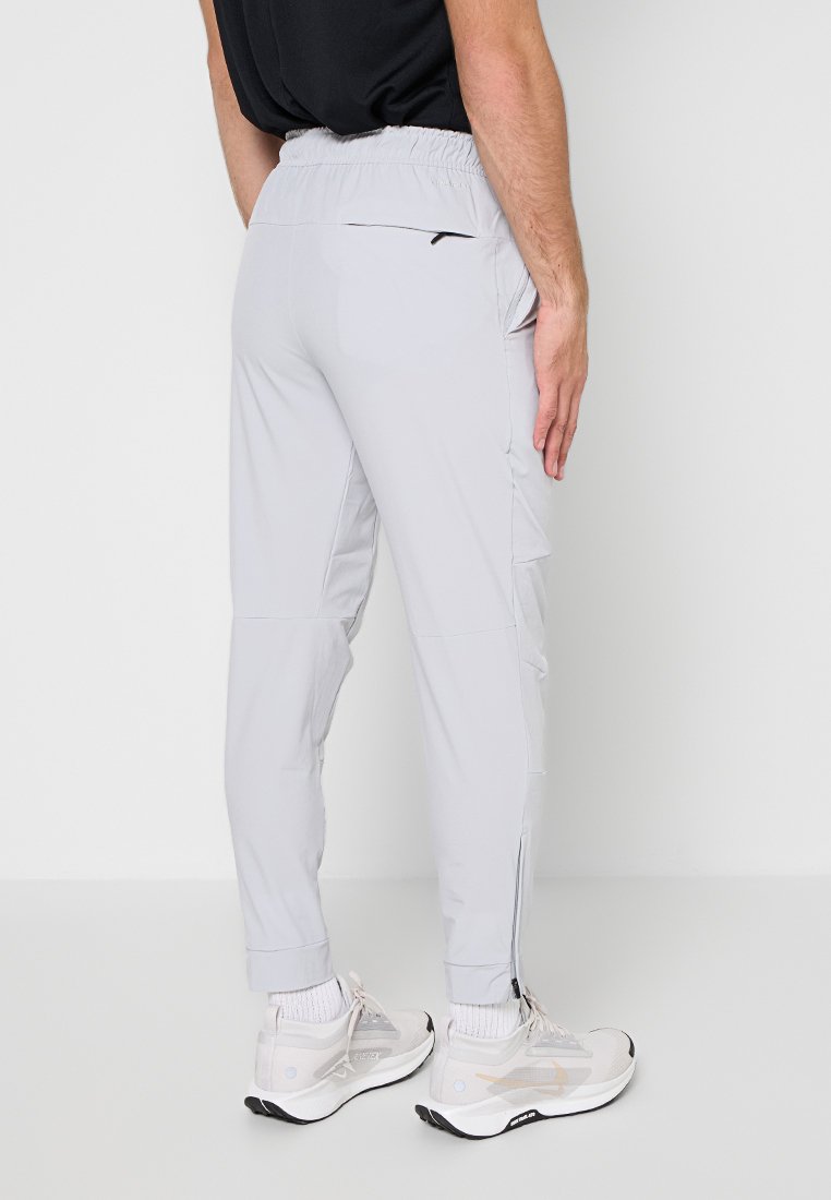 Nike Performance UNLIMITED