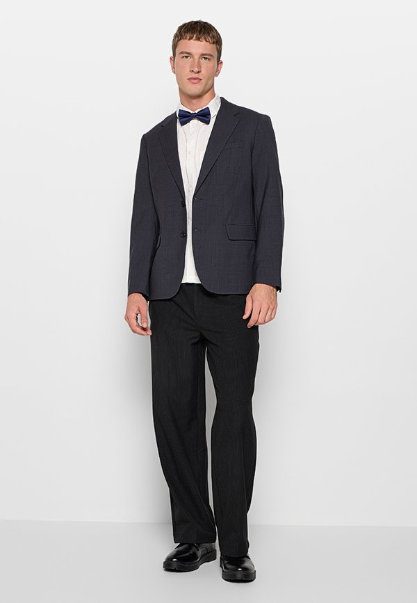 Calvin Klein SLIM FIT