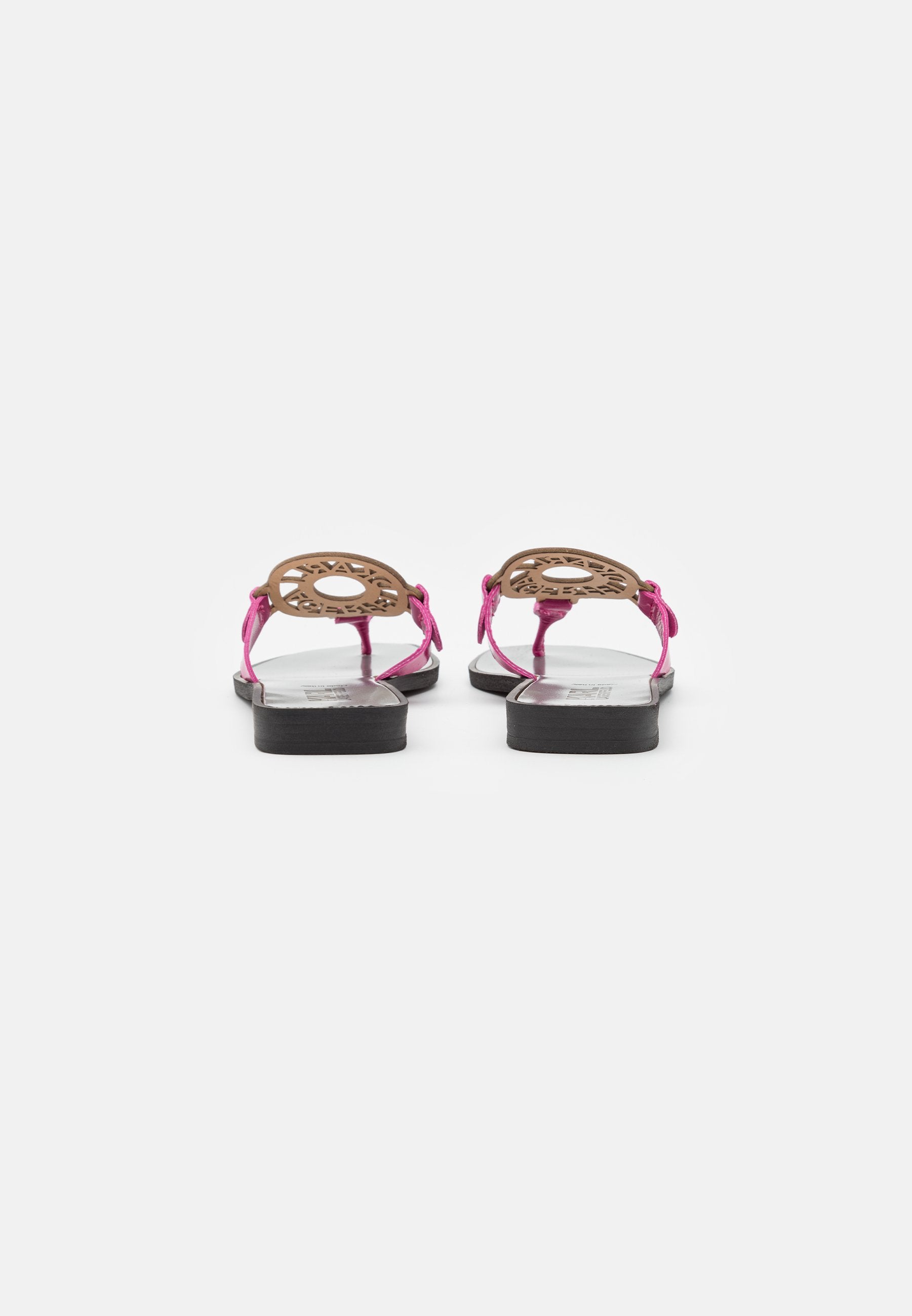 SKOOT RING LOGO TOE POST Media 3