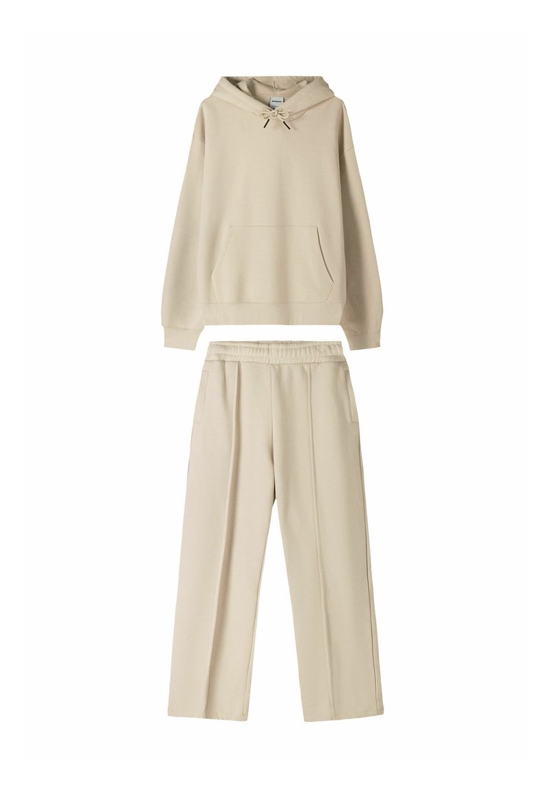 SET HOODIE + WIDE LEG Media 1