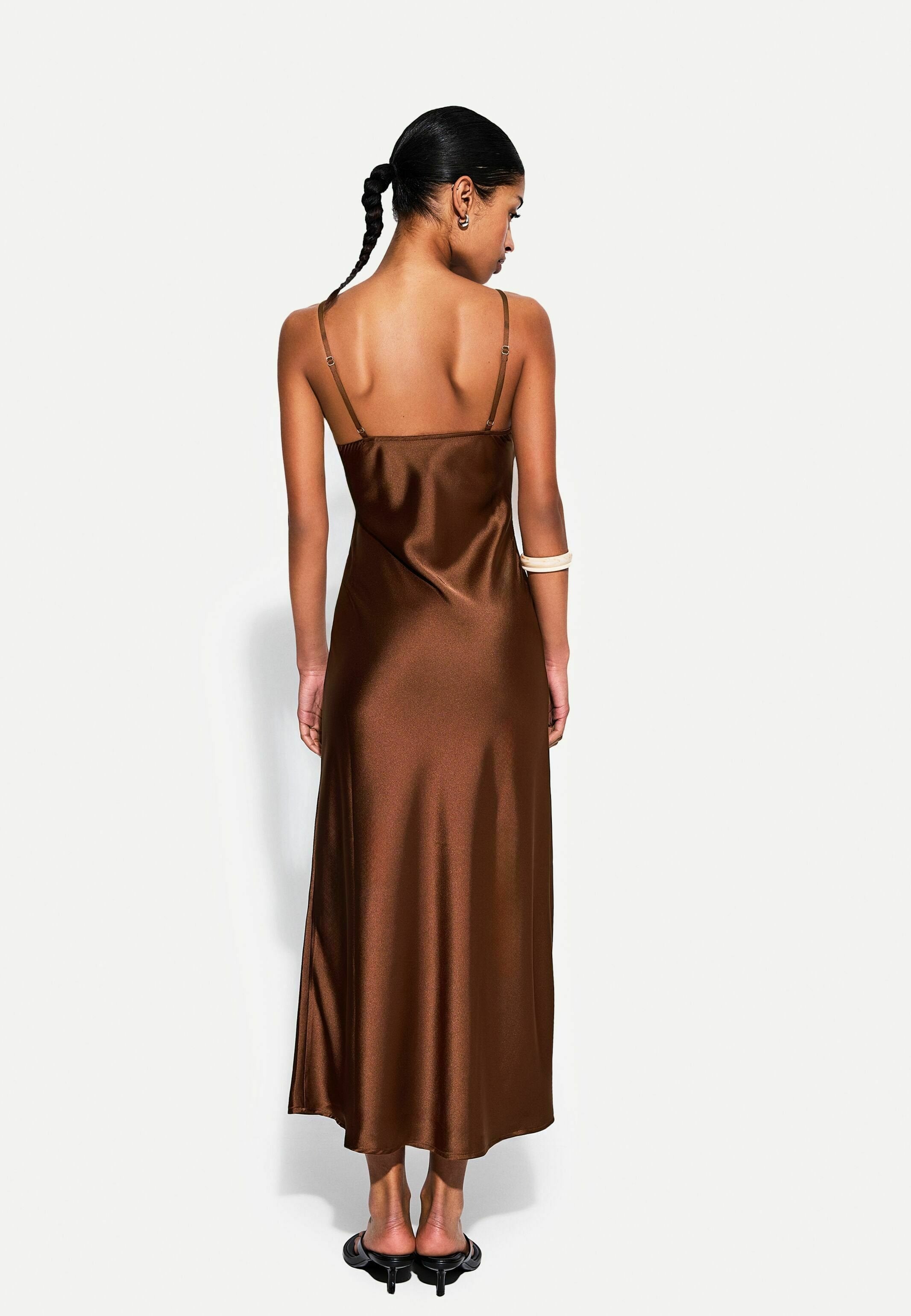 Bershka  MIDI