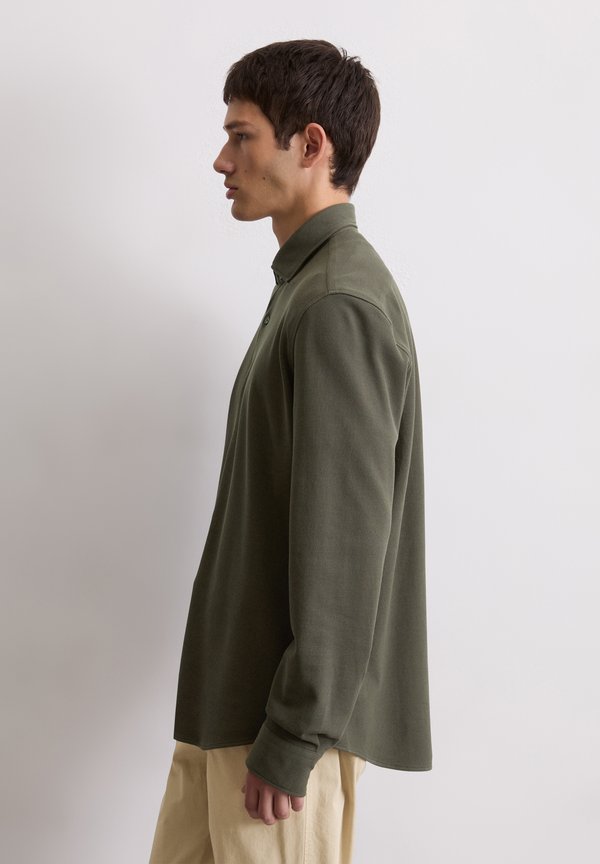 Marc O'Polo SPREAD COLLAR LONG SLEEVE ROUND HEM