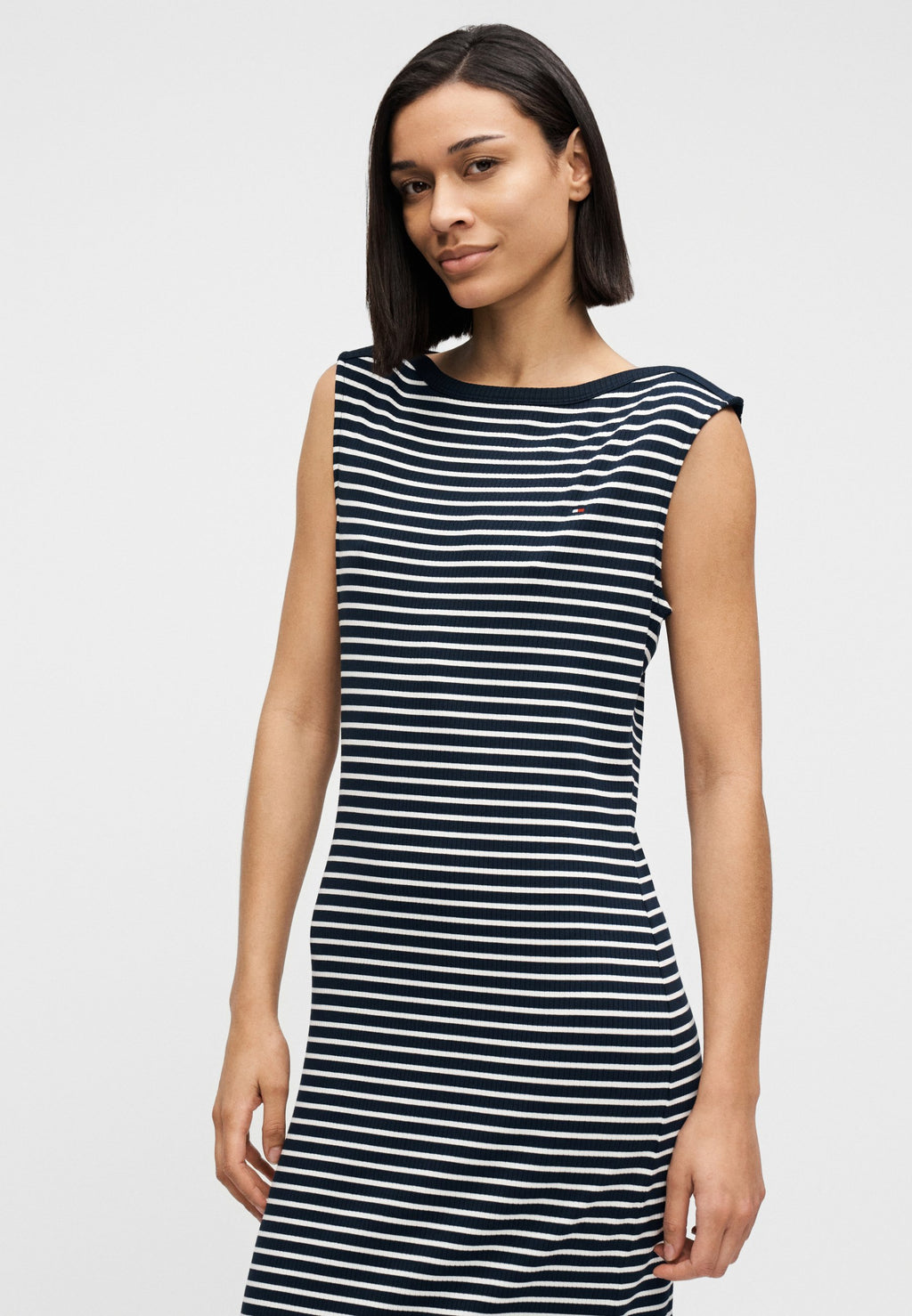 BOAT NECK SLIM MIDI BODYCON DRESS Media 5