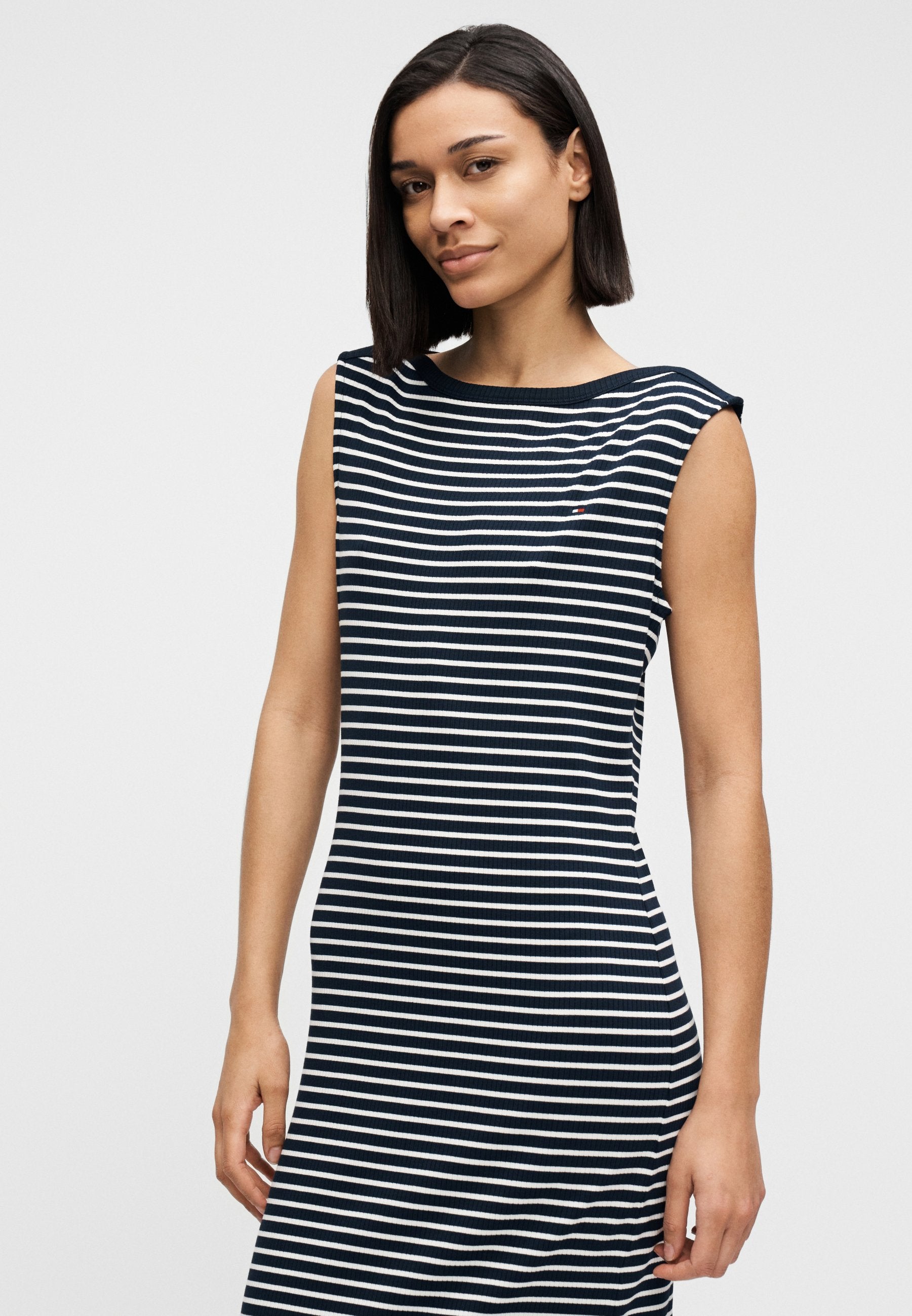 BOAT NECK SLIM MIDI BODYCON DRESS Media 5