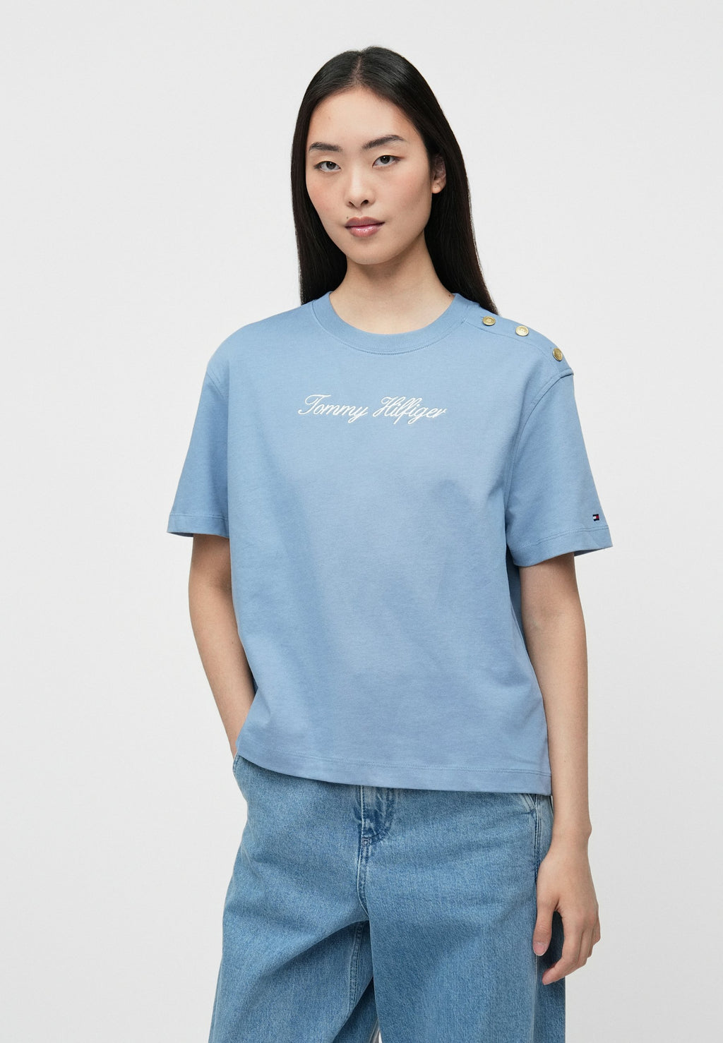 GOLD-TONE BUTTON LOGO EMBROIDERY RELAXED T-SHIRT Media 5