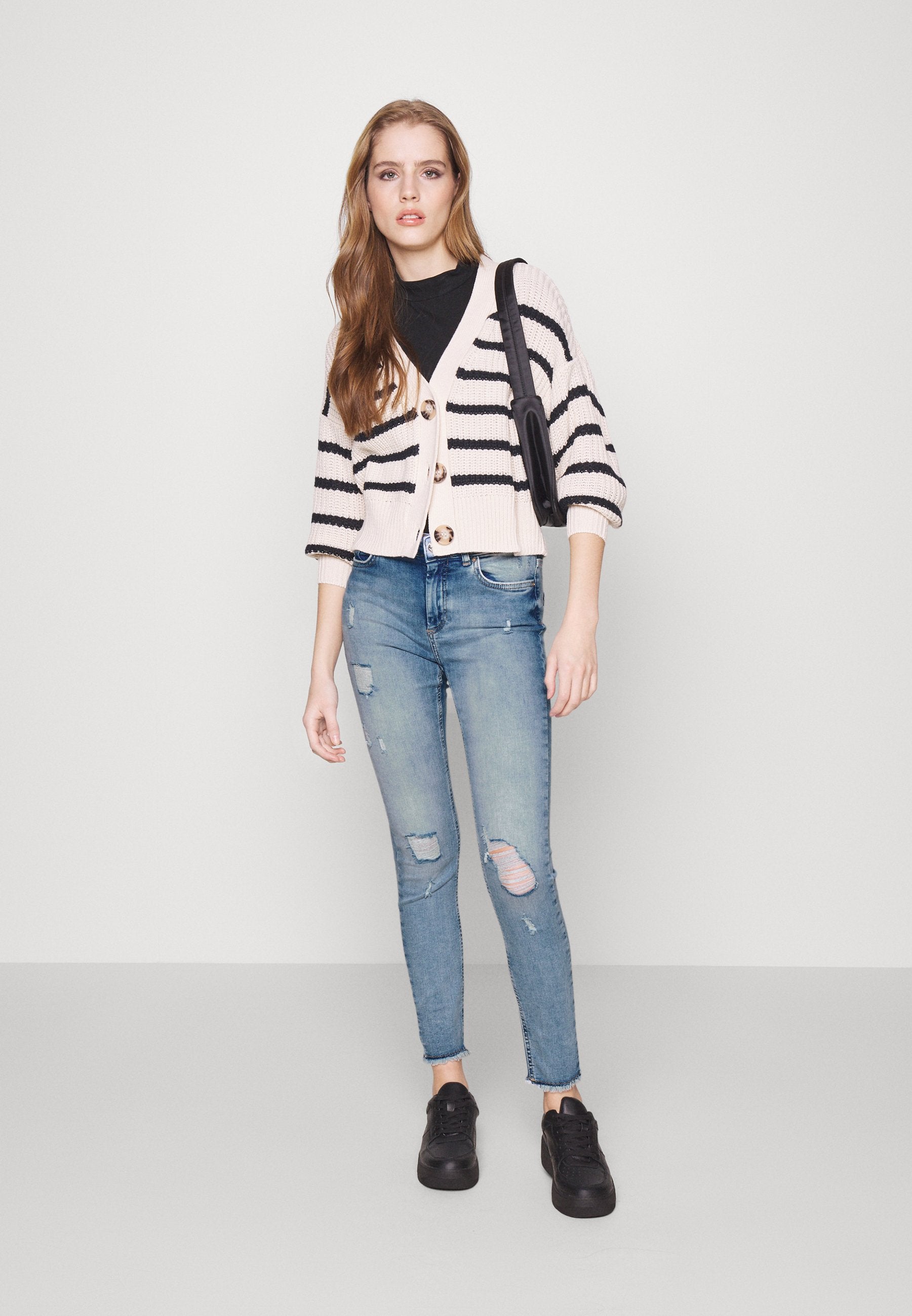 ONLBLUSH MID Media 2
