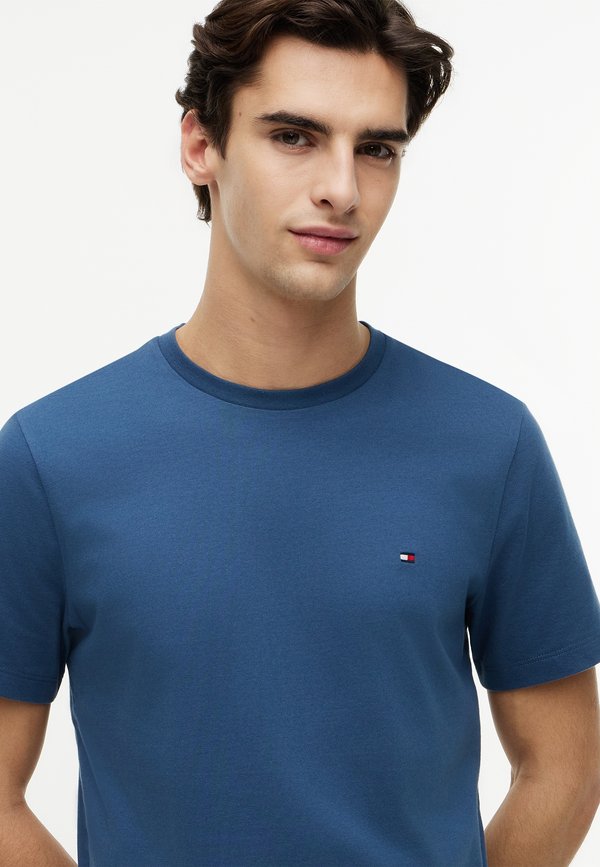 Tommy Hilfiger SEASONAL SOLID TEE CORE ESSENTIALS