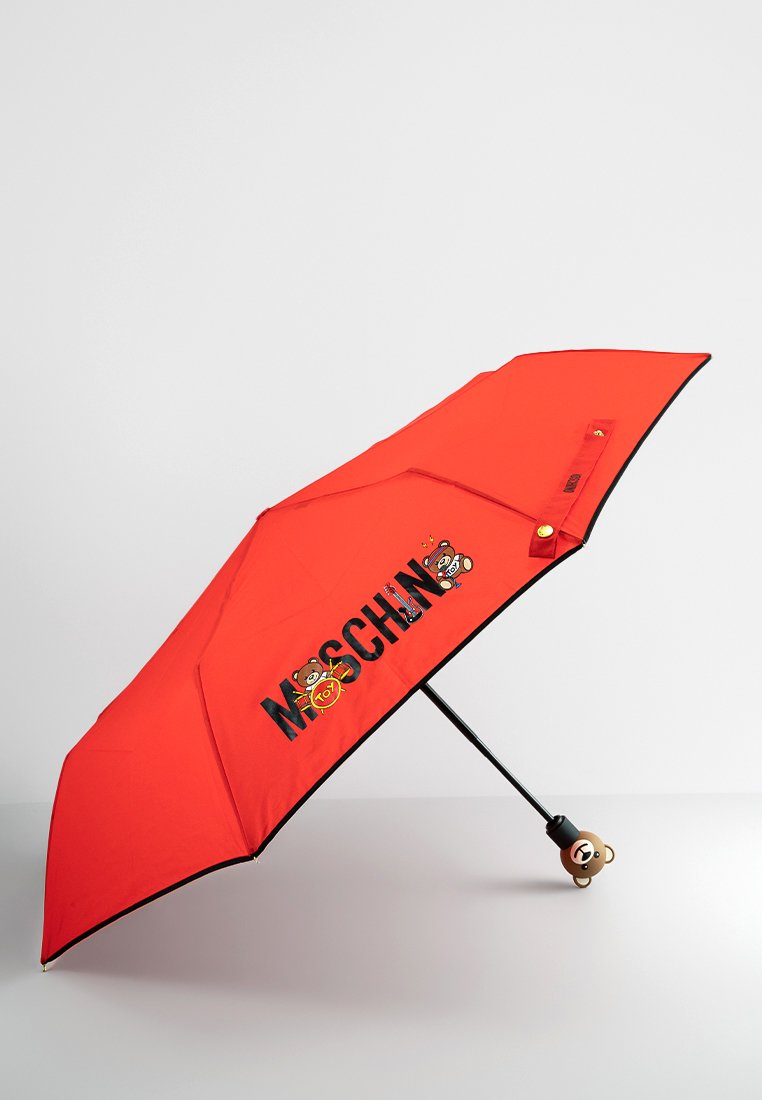 MOSCHINO