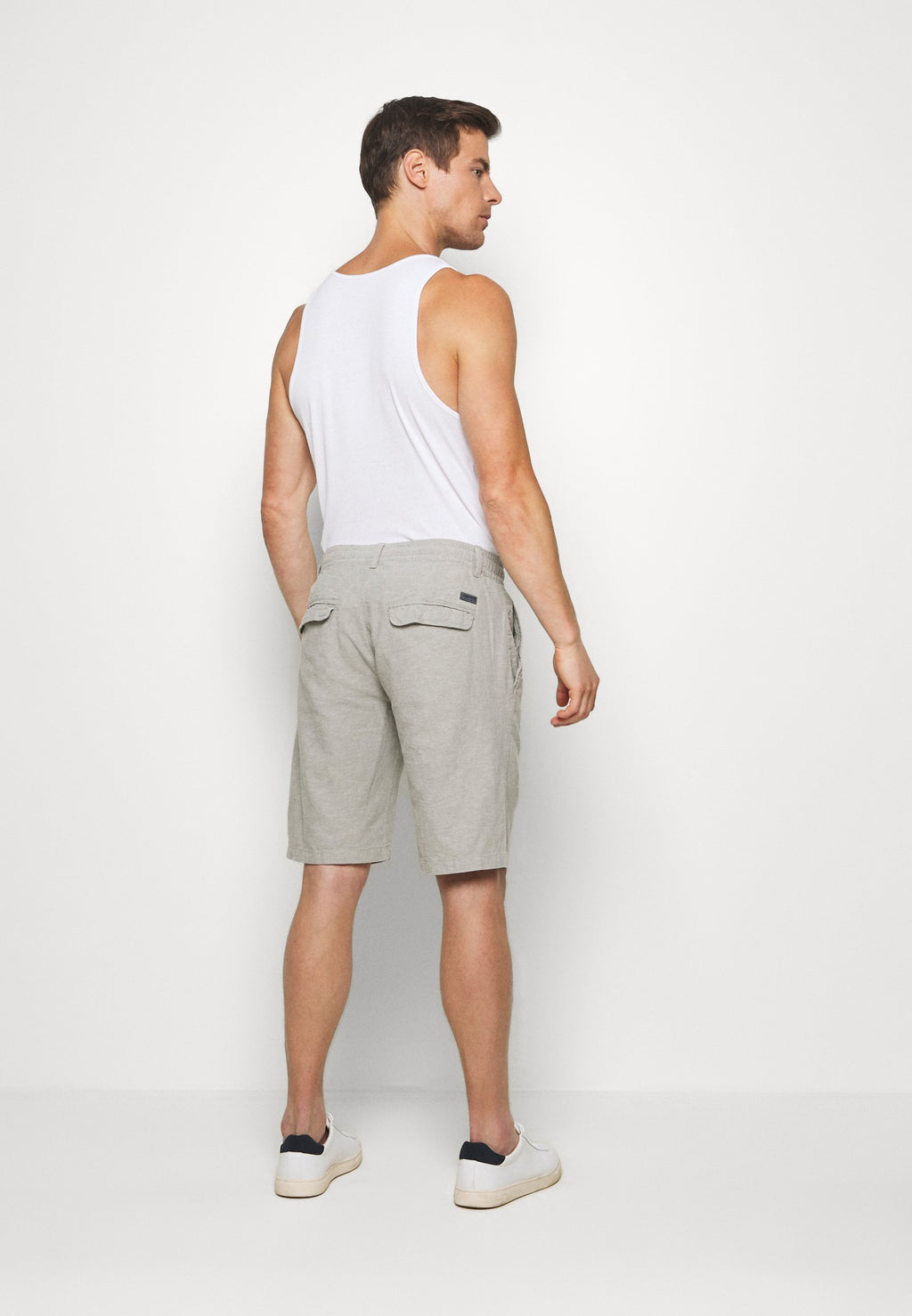 SHORTS Media 4