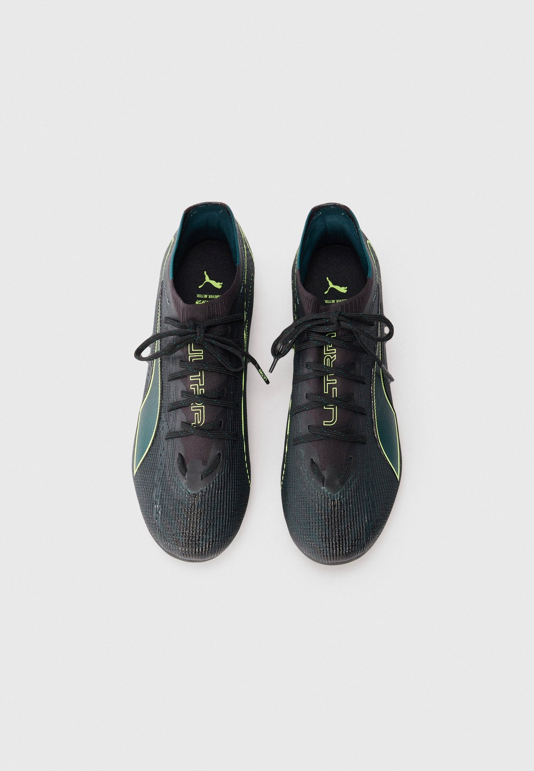 Puma ULTRA 6 PRO
