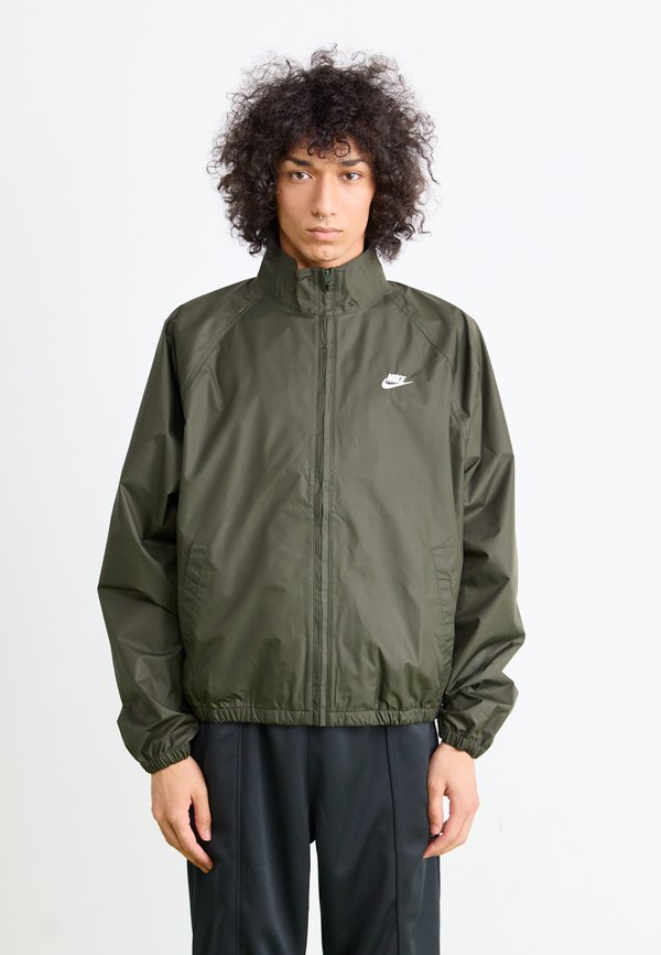 Nike Sportswear CLUB - Windbreaker - sequoia