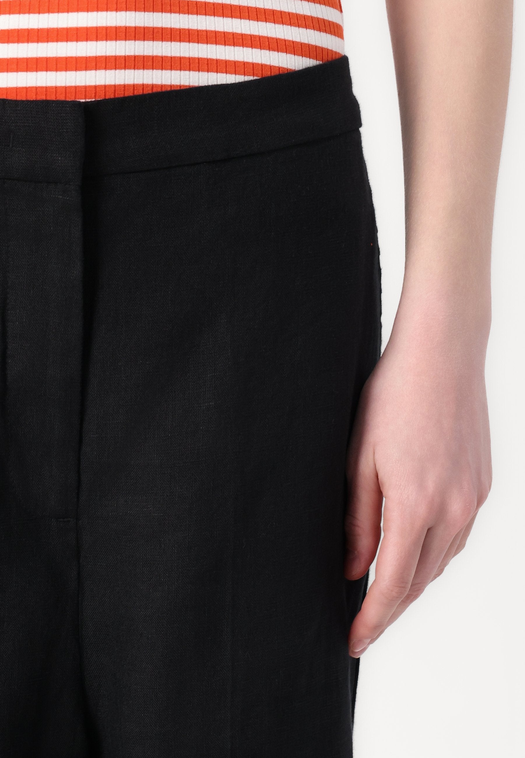 TAILORED STRAIGHT PANT Media 6