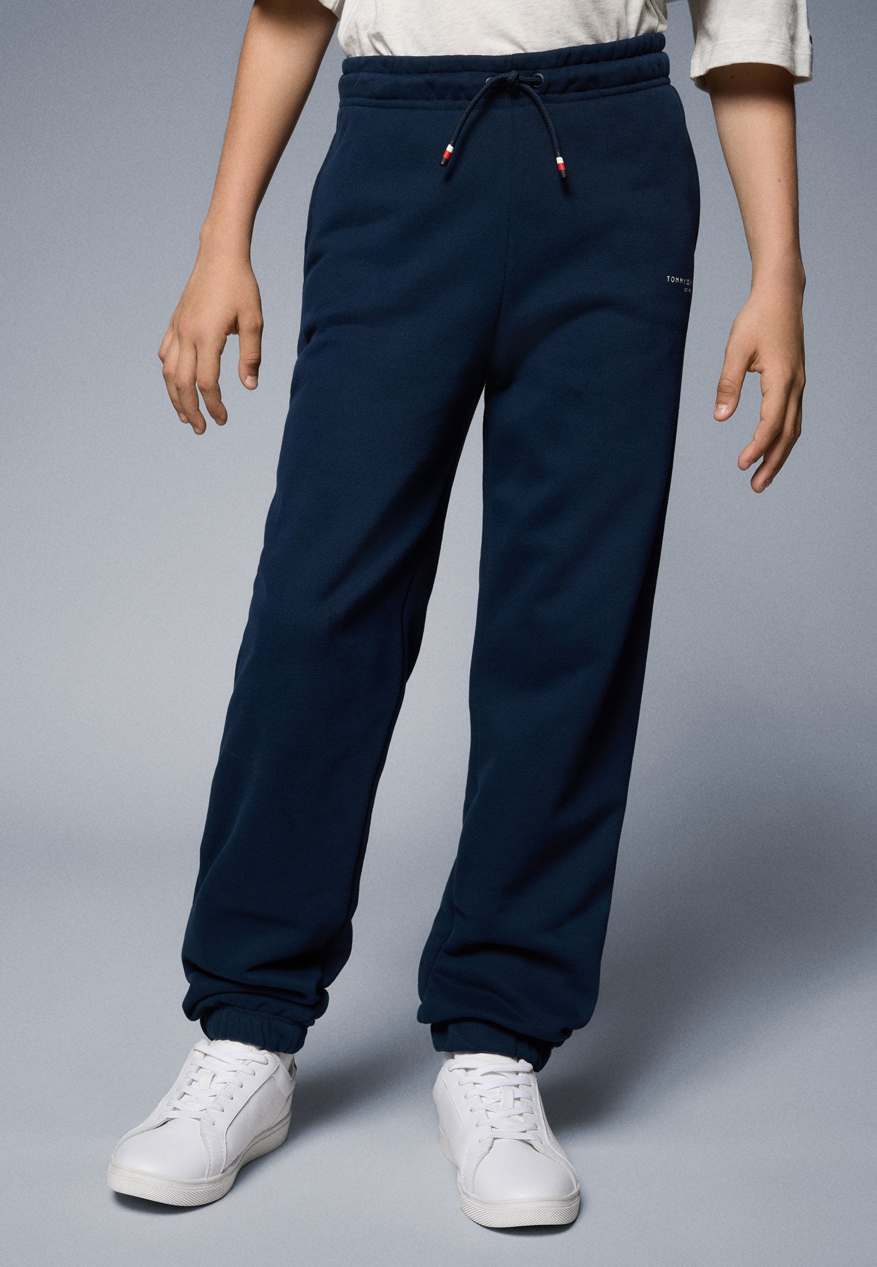 MINI CORP UNISEX Media 3
