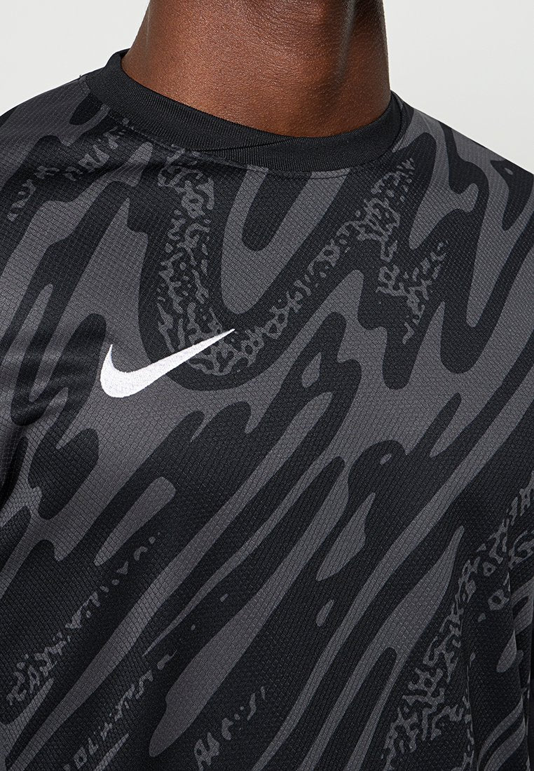 Nike Performance