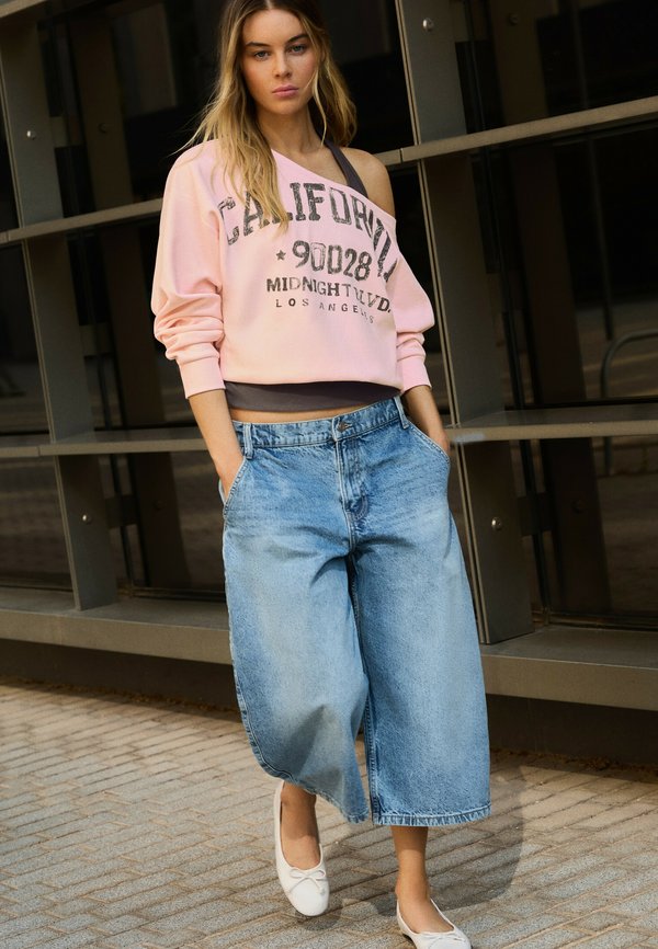 Bershka DOUBLE ASYMMETRIC NECK - SWEATSHIRT - Sweatshirt - pink