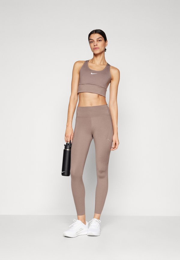 Nike Performance SWIFT