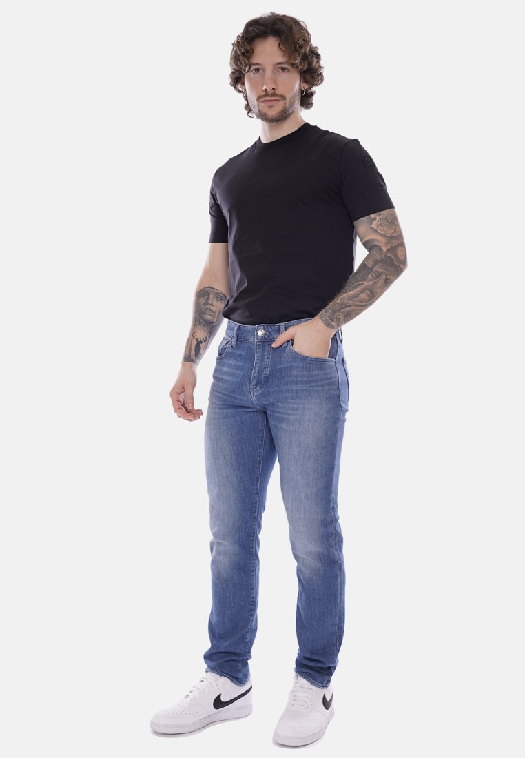 Armani Exchange Jeans Slim Fit Media 1