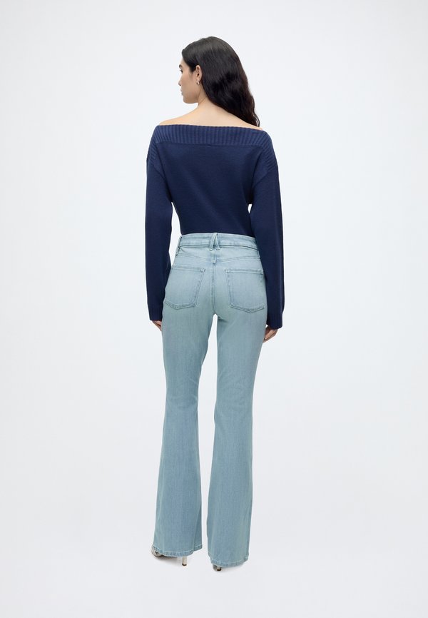 Good American GOOD LEGS FLARE JEANS