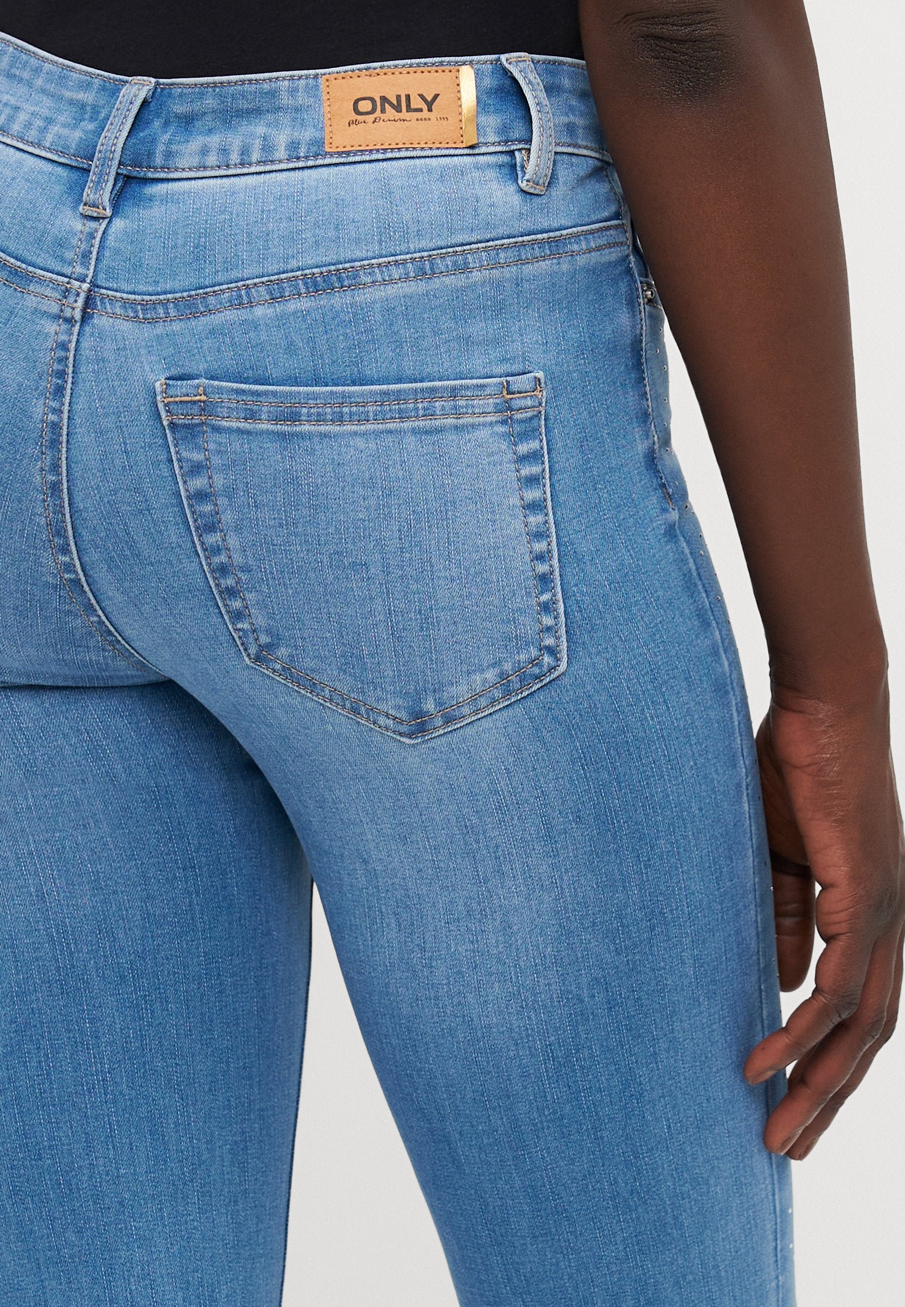 Flared fit ONLWAUW Mid waist Media 6
