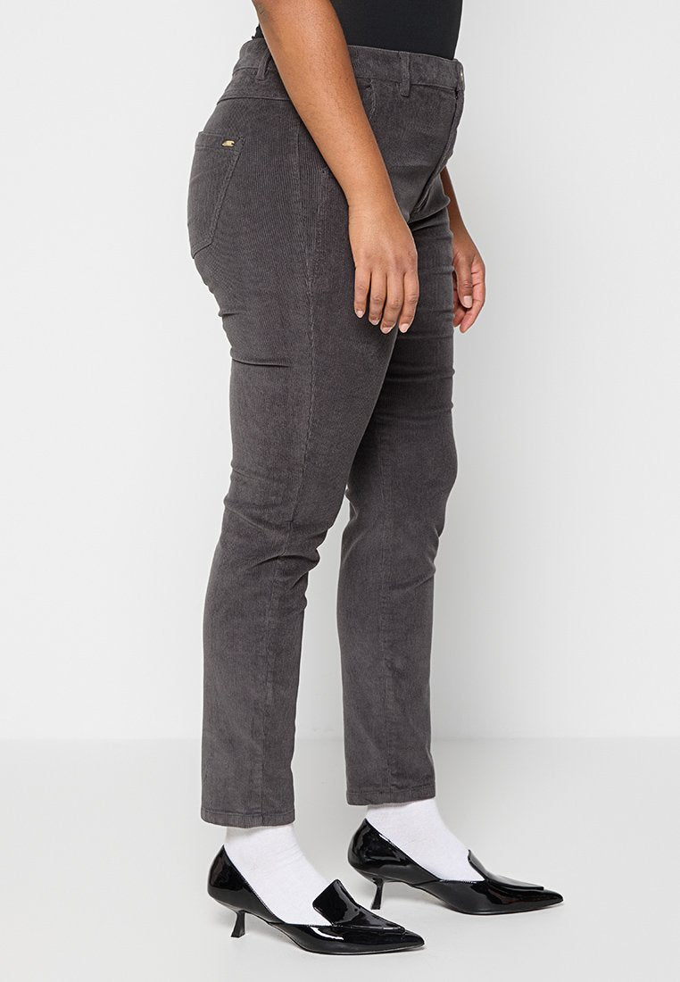 SLIM FIT Media 2