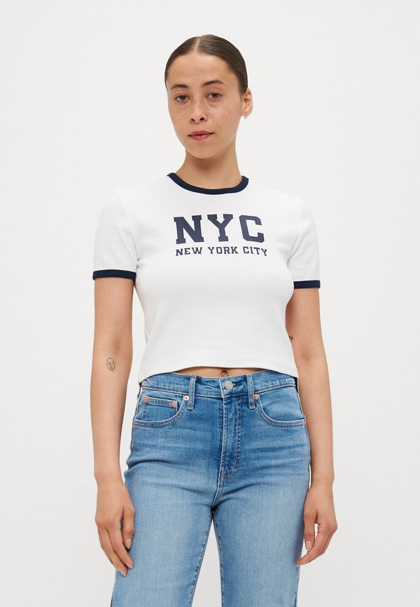 ONLY Petite ONLVIKKA O NECK SHORT