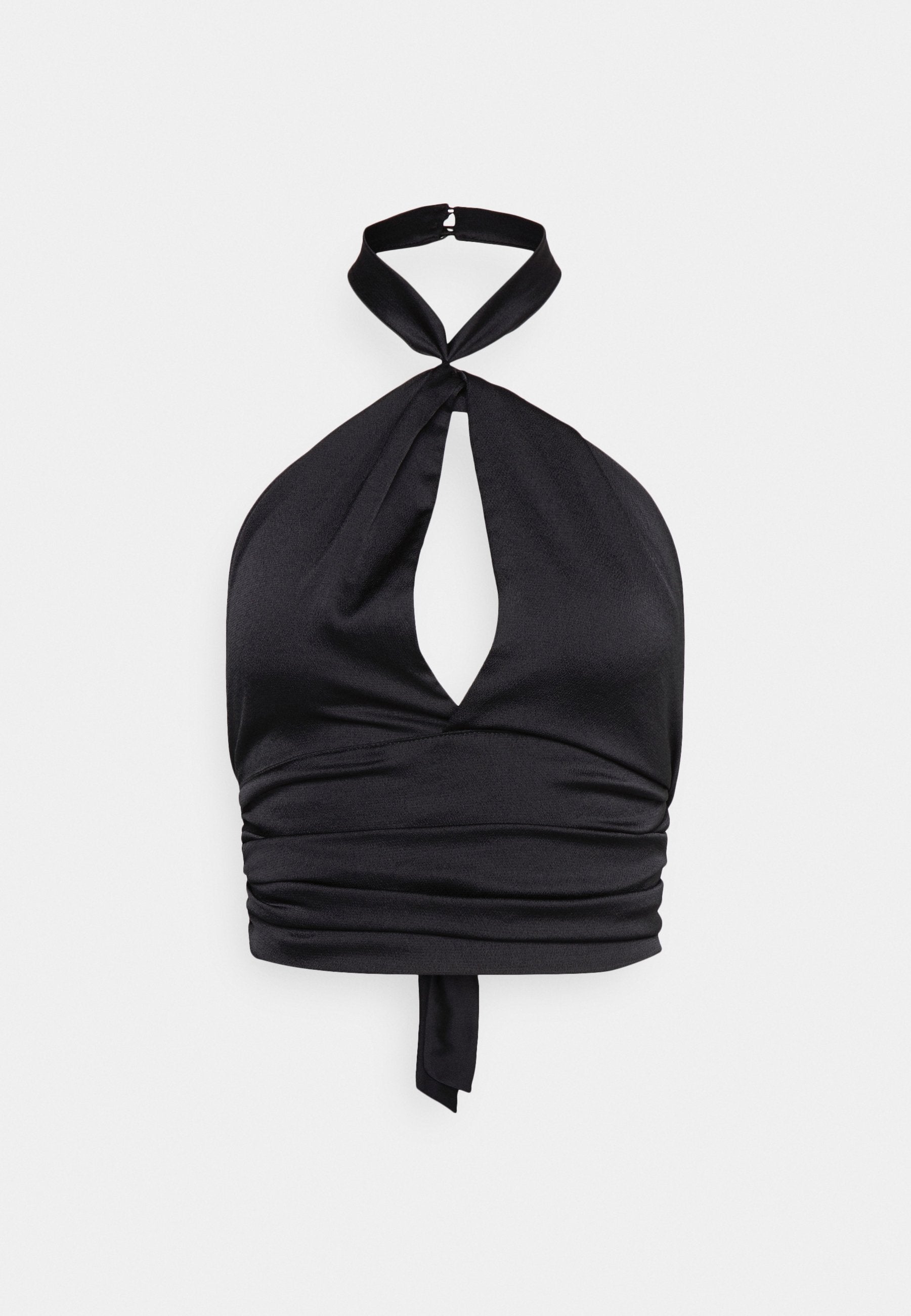 Schwarzes Haltertop mit einem Schlüsselloch-Ausschnitt, gerafftem Stoff und einem Bindeband in der Taille, aus glattem, leicht glänzendem Material.