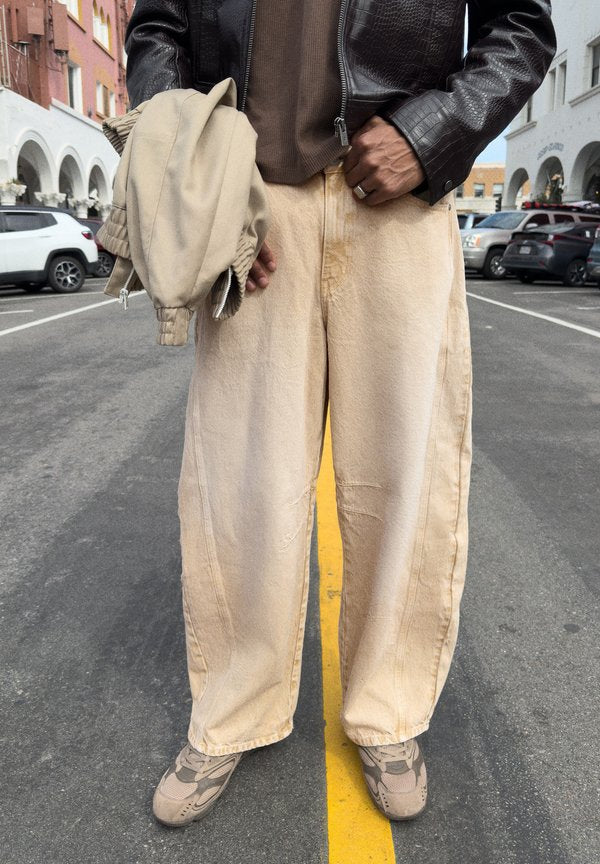 Bershka BARREL JEANS - Baggy Jeans - camel
