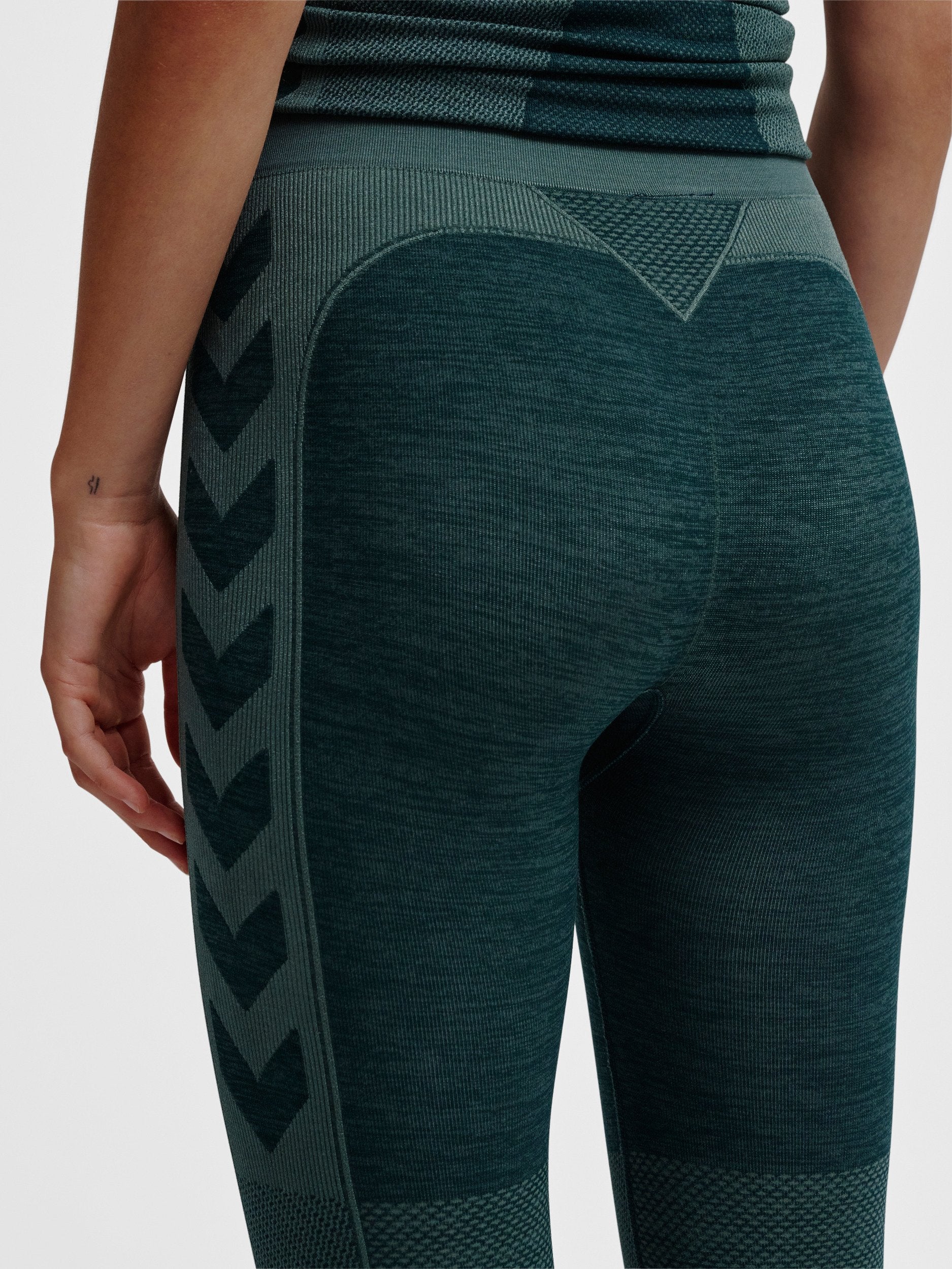 Hummel HMLCLEA SEAMLESS MID WAIST TIGHTS