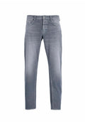Graue Jeans aus Denim mit tailliertem Design. Verfügt über einen Knopfverschluss, fünf Taschen und dezente Farbverläufe für eine strukturierte Optik.