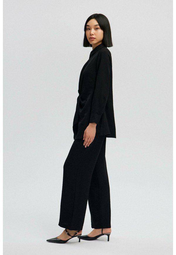Touché Privé COLLAR SET