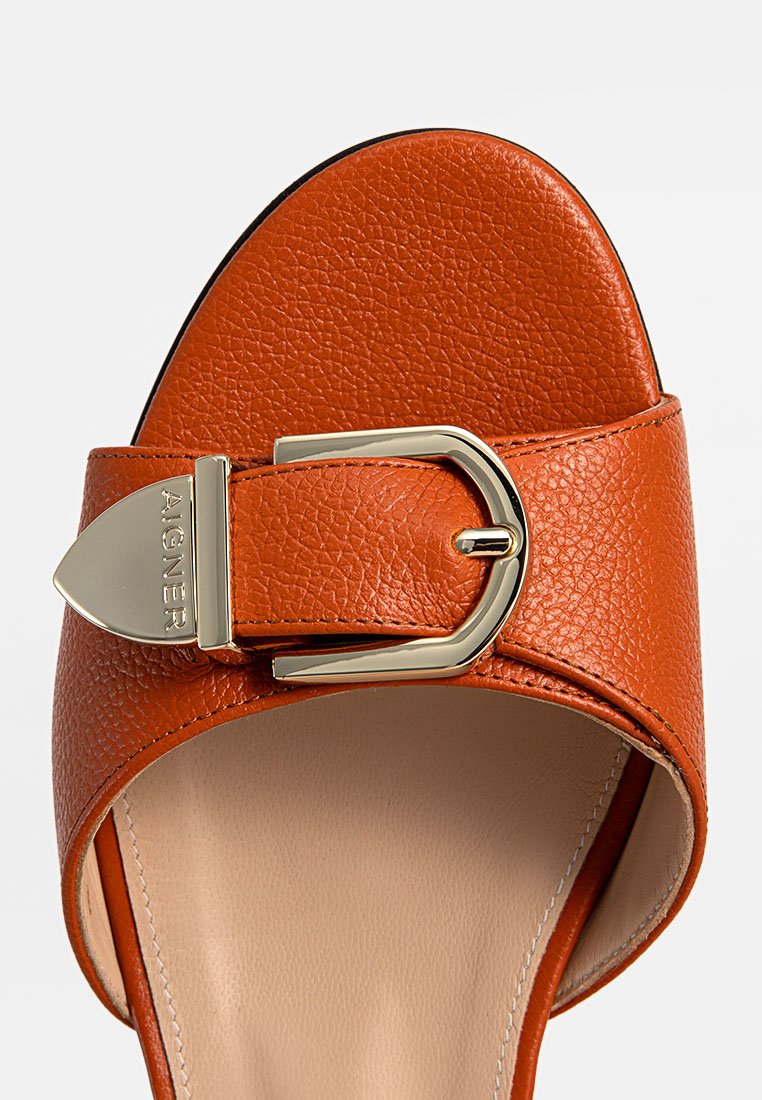 AIGNER ARIELLE