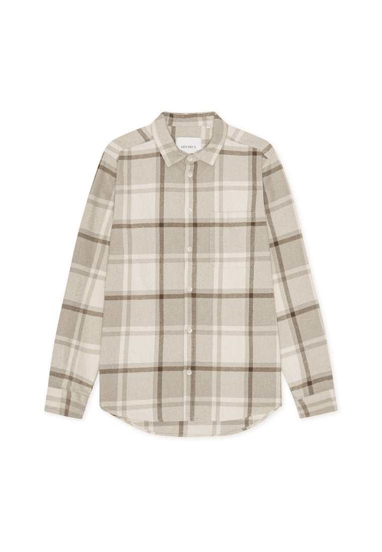 Karierte Button-up-Hemd in Beige- und Brauntönen. Verfügt über einen verbreiteten Kragen, lange Ärmel und eine Brusttasche. Weicher Stoff mit leichter Textur.