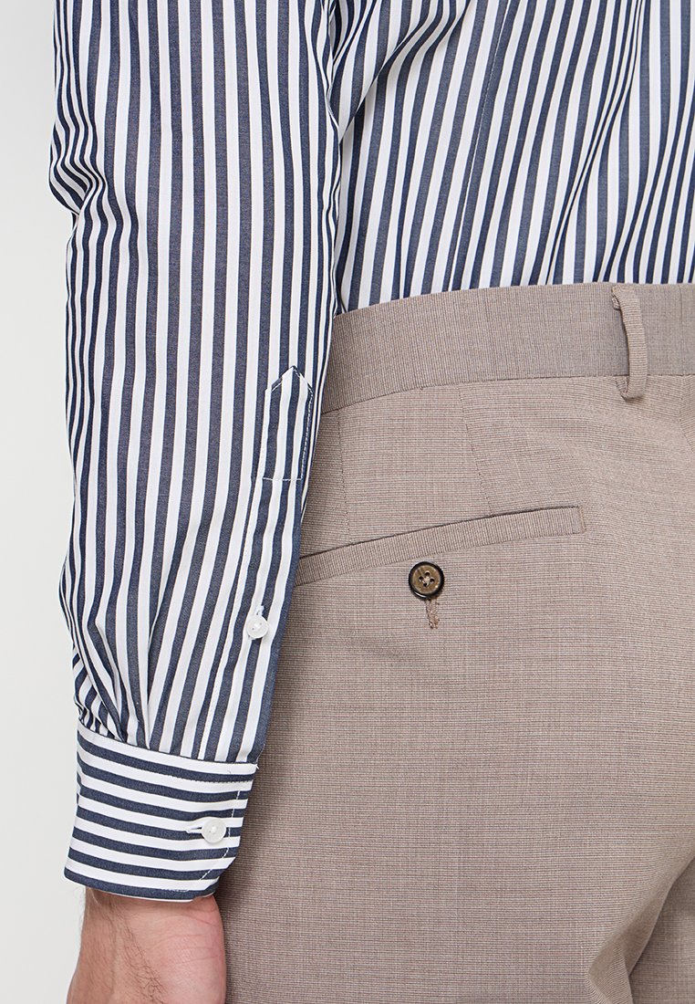 Michael Kors SLIM FIT