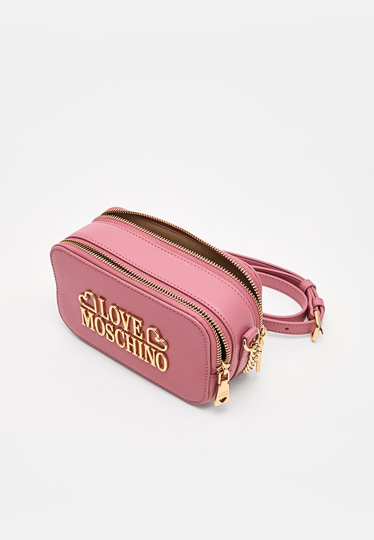 Love Moschino