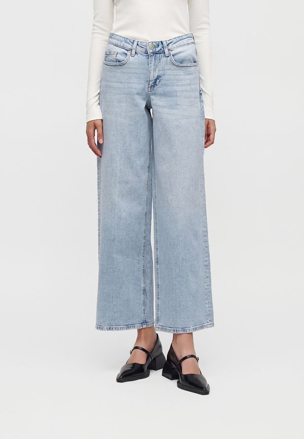 Vero Moda VMSANDIE - Wide Leg - light blue denim