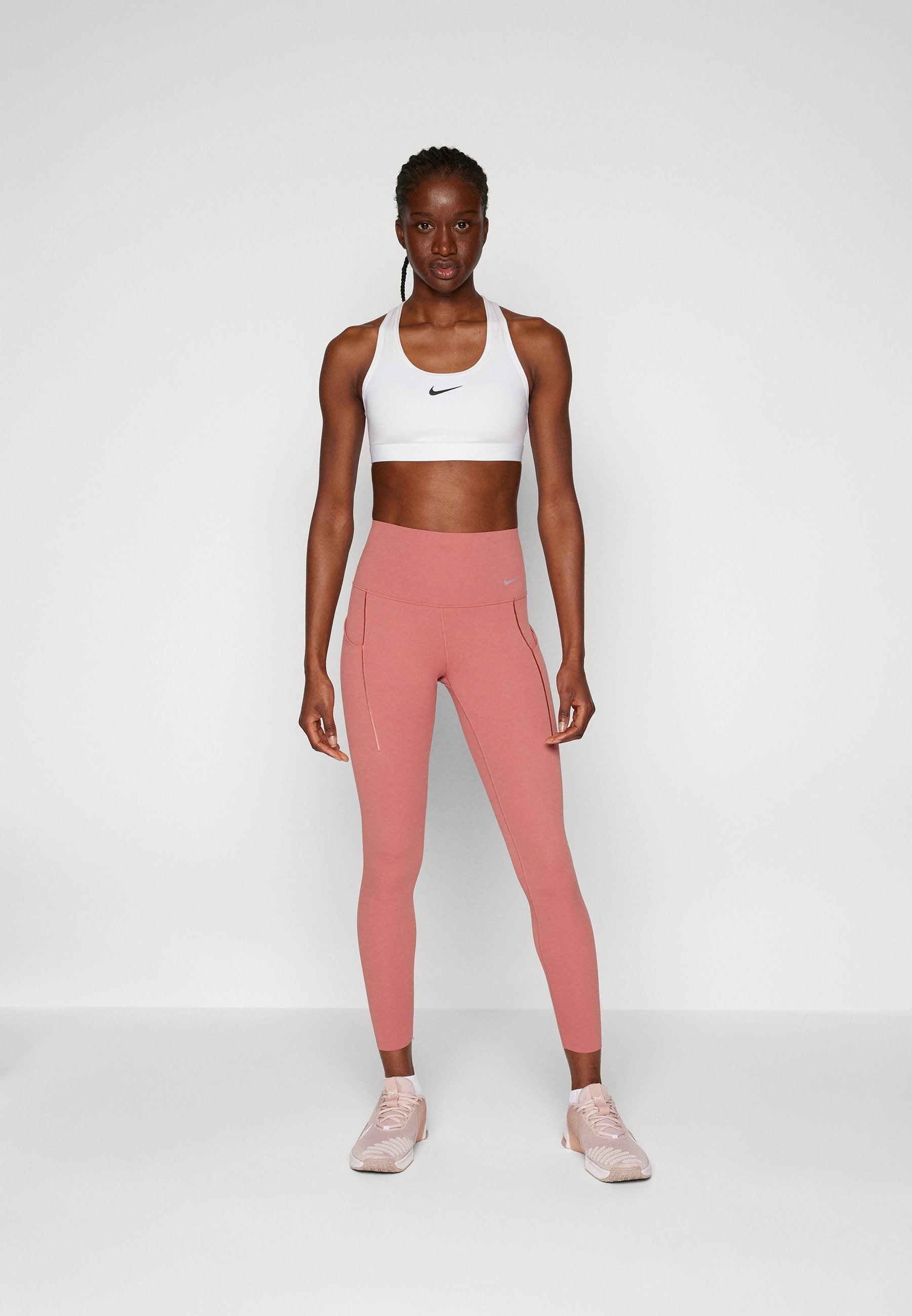 Nike Performance UNIVERSA