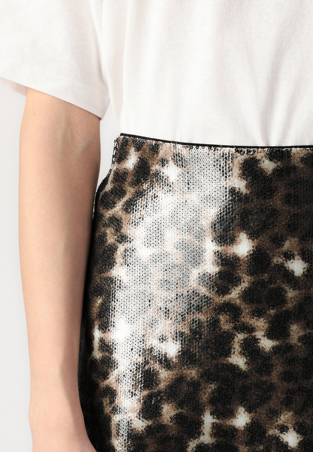 ONLLEO Short Media 6
