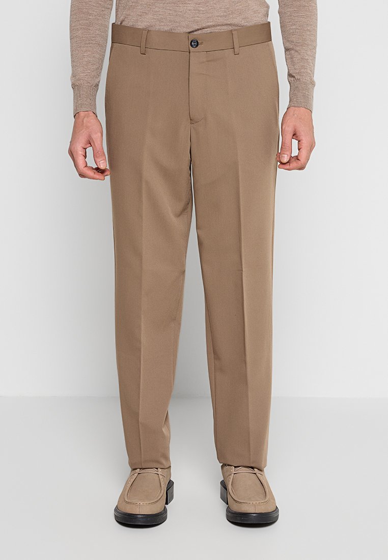 RELAXED FIT Media 8