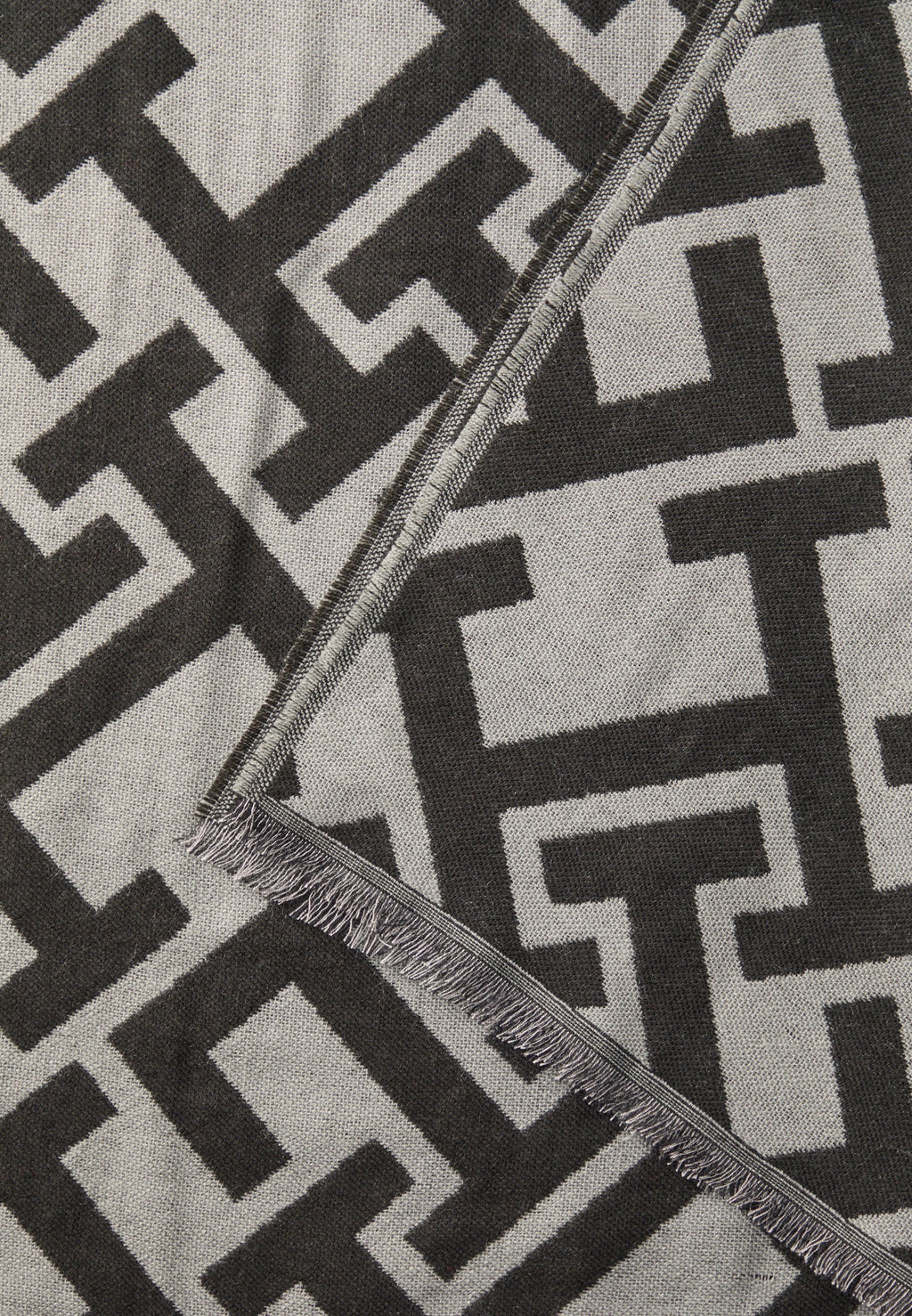 TH MONOGRAM JACQUARD SCARF WITH WOOL Media 3