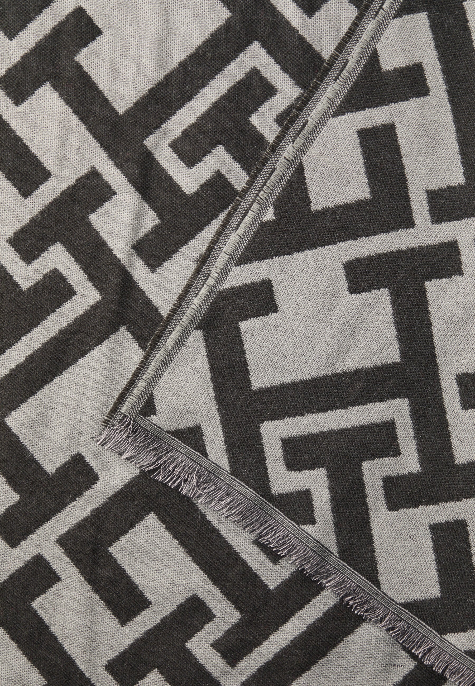 TH MONOGRAM JACQUARD SCARF WITH WOOL Media 3