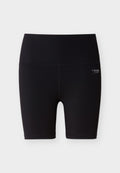 Schwarze Sportshorts aus dehnbarem Stoff. Verfügen über einen breiten Bund und Flatlock-Nähte für Komfort. Mit einem kleinen Logodetail.